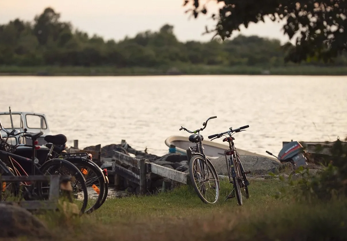 bicycle, lake, nature, outdoors, travel, exploration, bike, boat, river, wharf, bicycle, bicycle, bike, bike, bike, bike