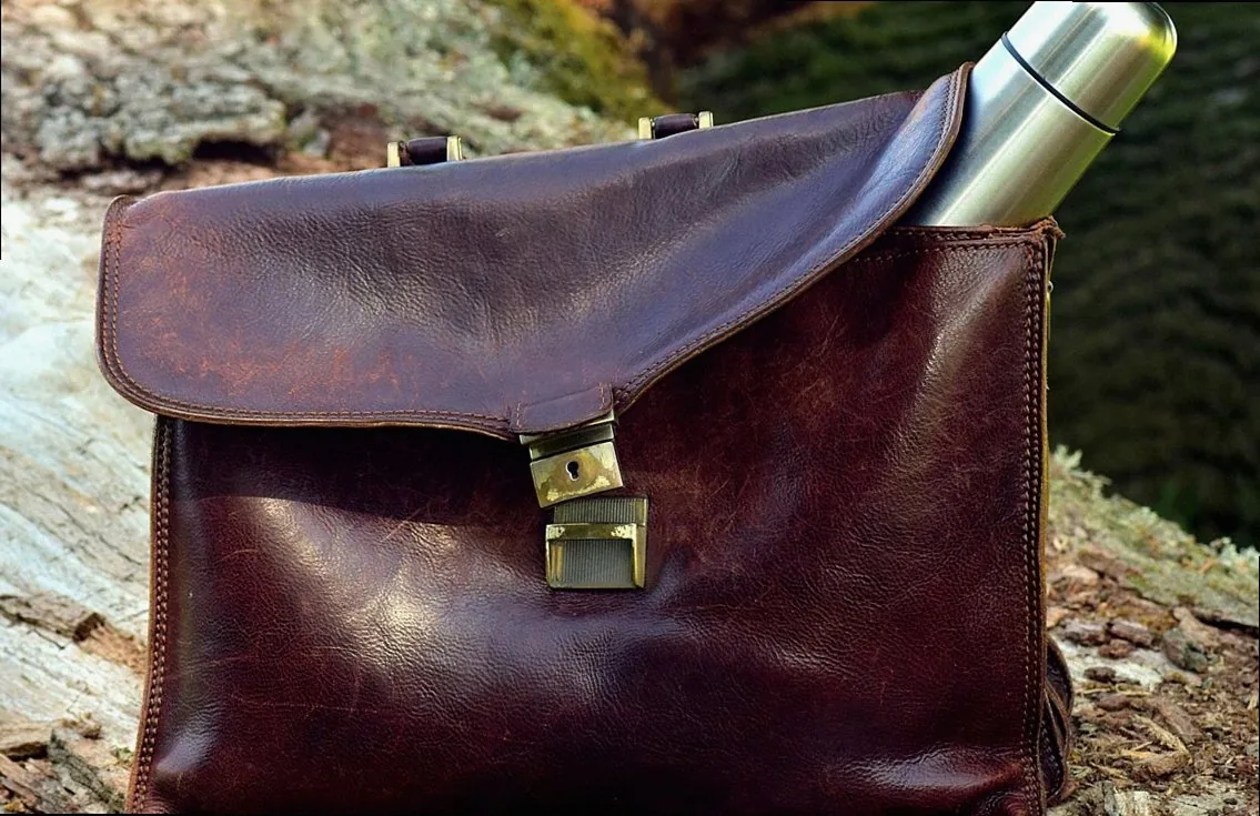 pocket, leather bag, leather, briefcase, thermos, break, work break, relax, switch off, lunch, bread time, brown, in the